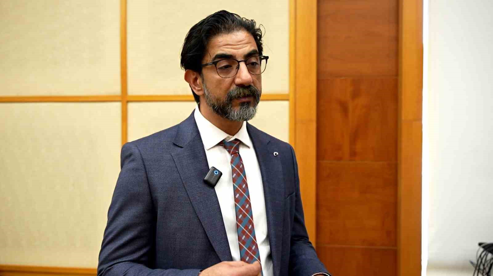 Sosyal medya akımı hastanelik etti: &lsquo;A4 kağıdına sığmam gerekiyor&rsquo; diye diyete başladı, 2 yıldır tedavi alıyor