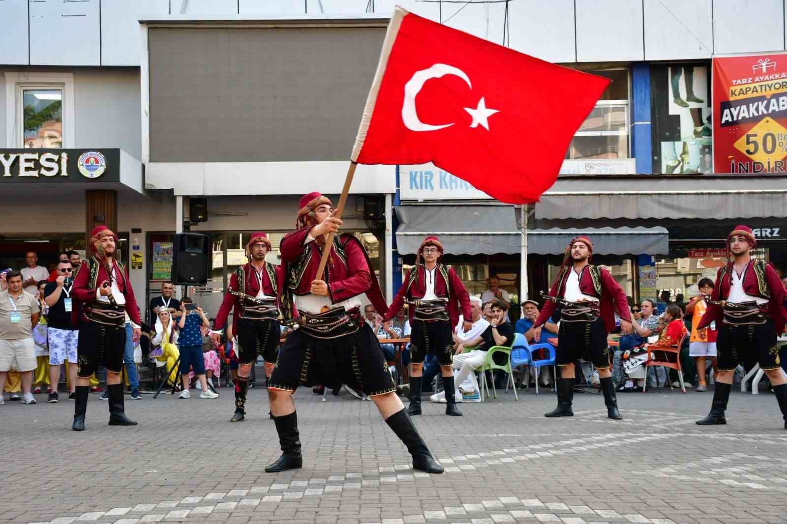 Terme&rsquo;de halk oyunları şenliği başladı