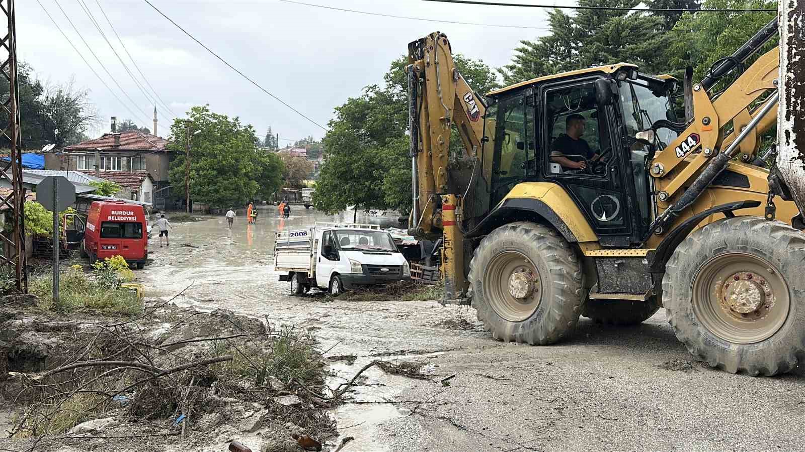 Burdur&rsquo;da sağanak sonrası bazı evleri su bastı