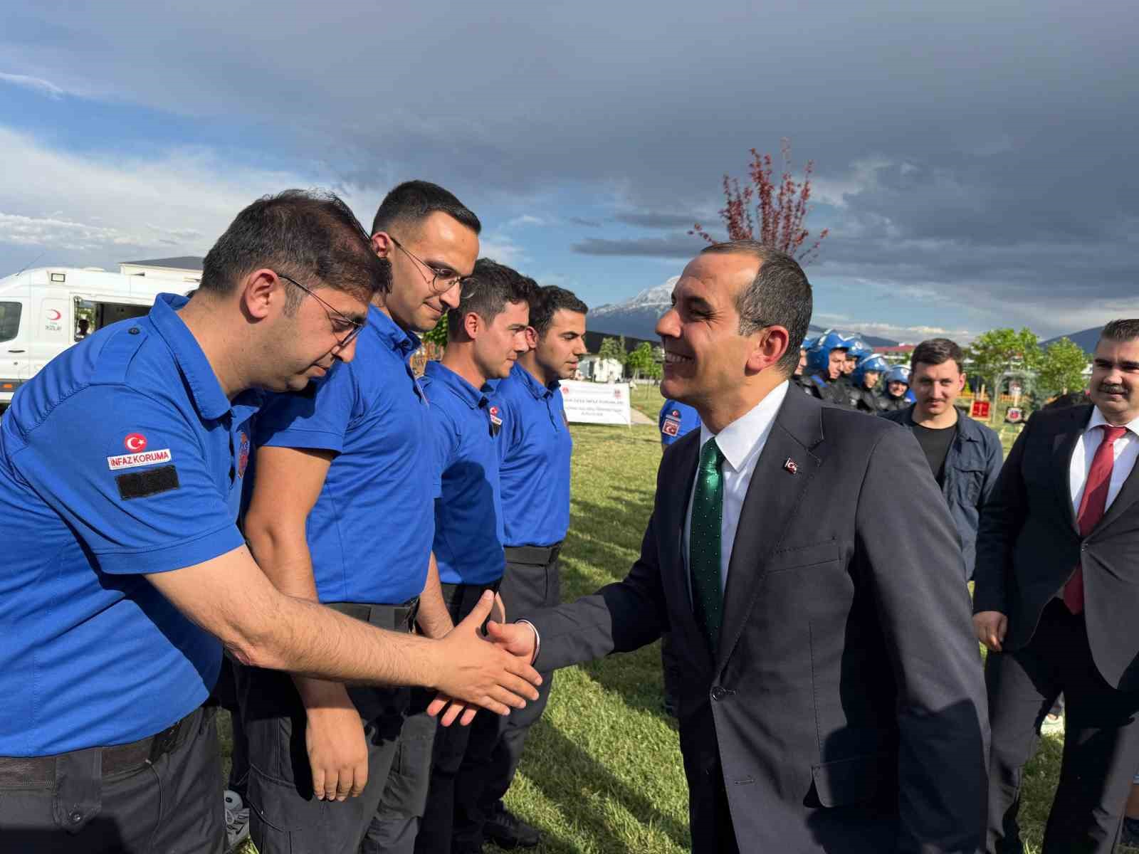Iğdır’da Ceza İnfaz Personeli Haftası’nda el emeği ürünler sergilendi