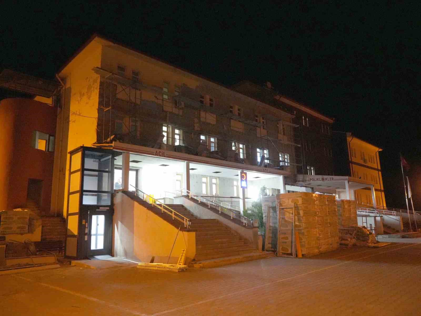 Mide bulantısı ve kusma şikayetiyle &ccedil;ok sayıda &ouml;ğrenci hastaneye m&uuml;racaat etti