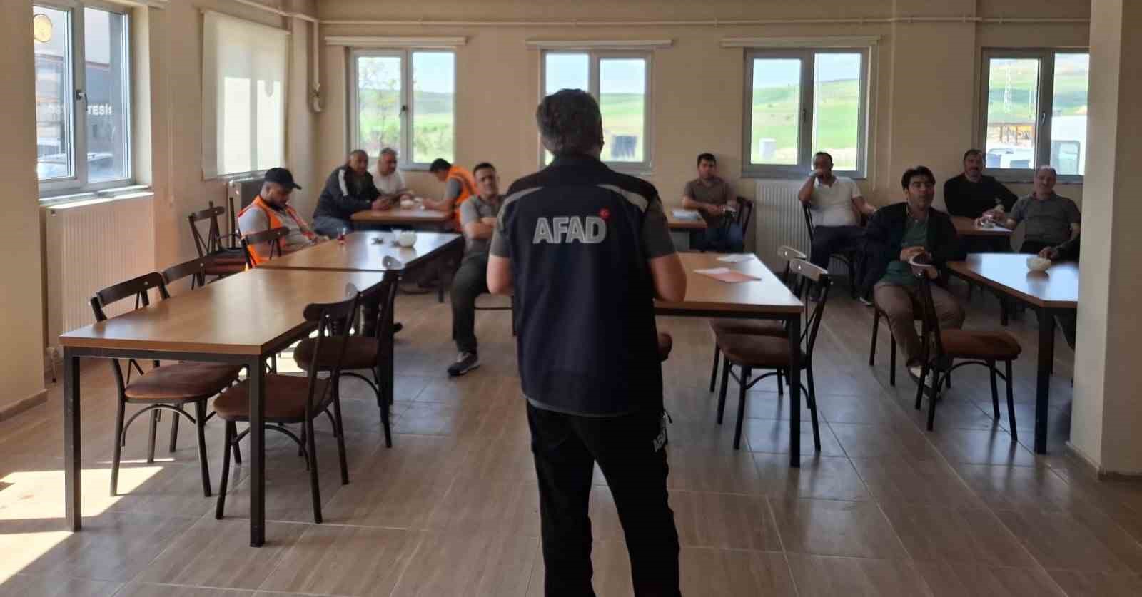 Bayburt&rsquo;ta Karayolları personeline afet farkındalık eğitimi verildi