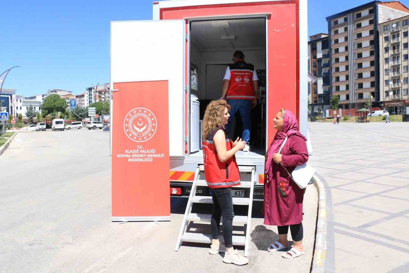 Elazığ&rsquo;da mobil sosyal hizmet aracı vatandaşlarla buluştu