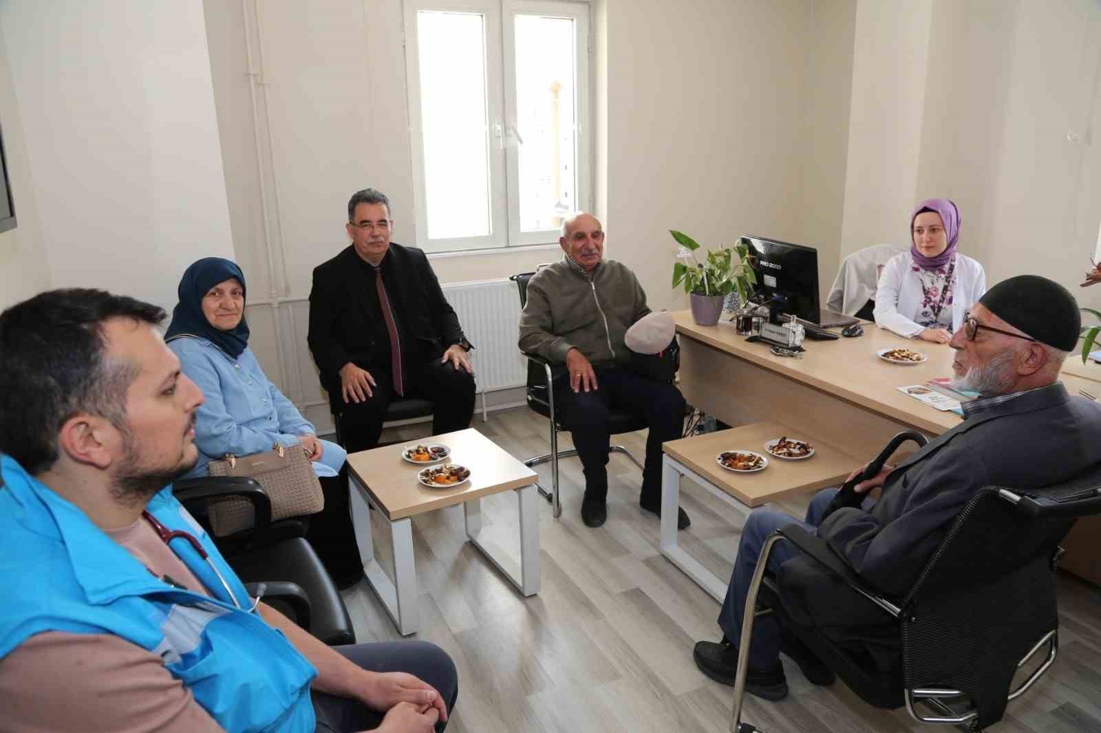 Erzurum&rsquo;da asırlık &ccedil;ınarlara sağlıklı hayat merkezinde &ouml;zel ilgi