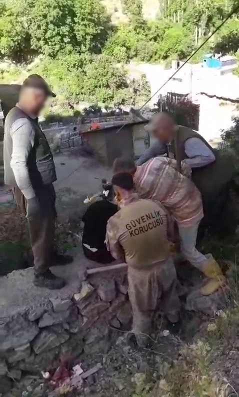 Şırnak&rsquo;ta kadına şiddet iddiası: 2 g&ouml;zaltı