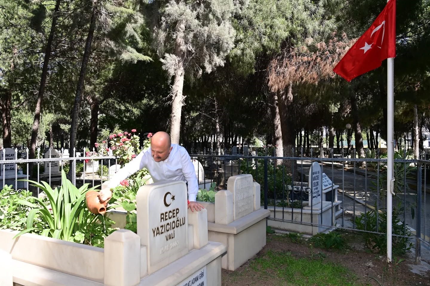 Vali Varol, &rsquo;S&uuml;per Vali&rsquo; Recep Yazıcıoğlu&rsquo;nu unutmadı