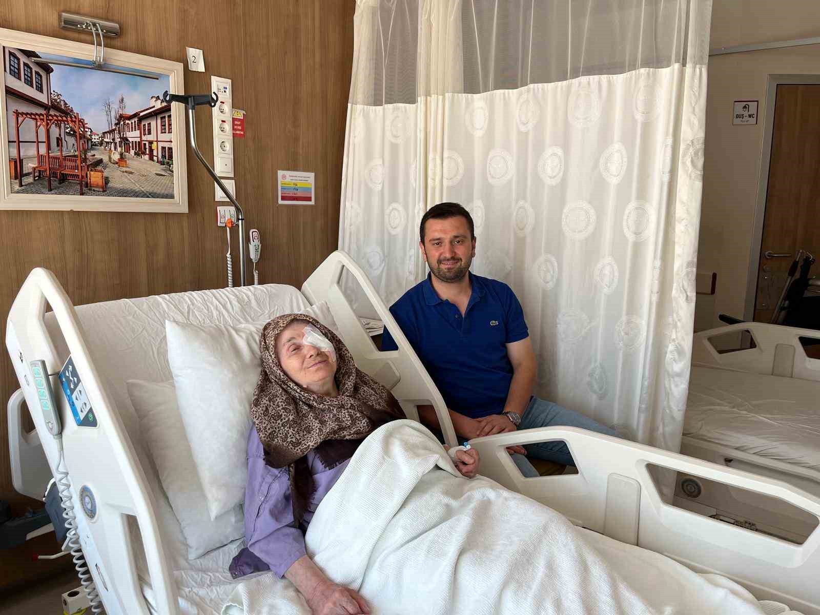 G&ouml;zlerine ışığı bu kez doktor torunu verdi