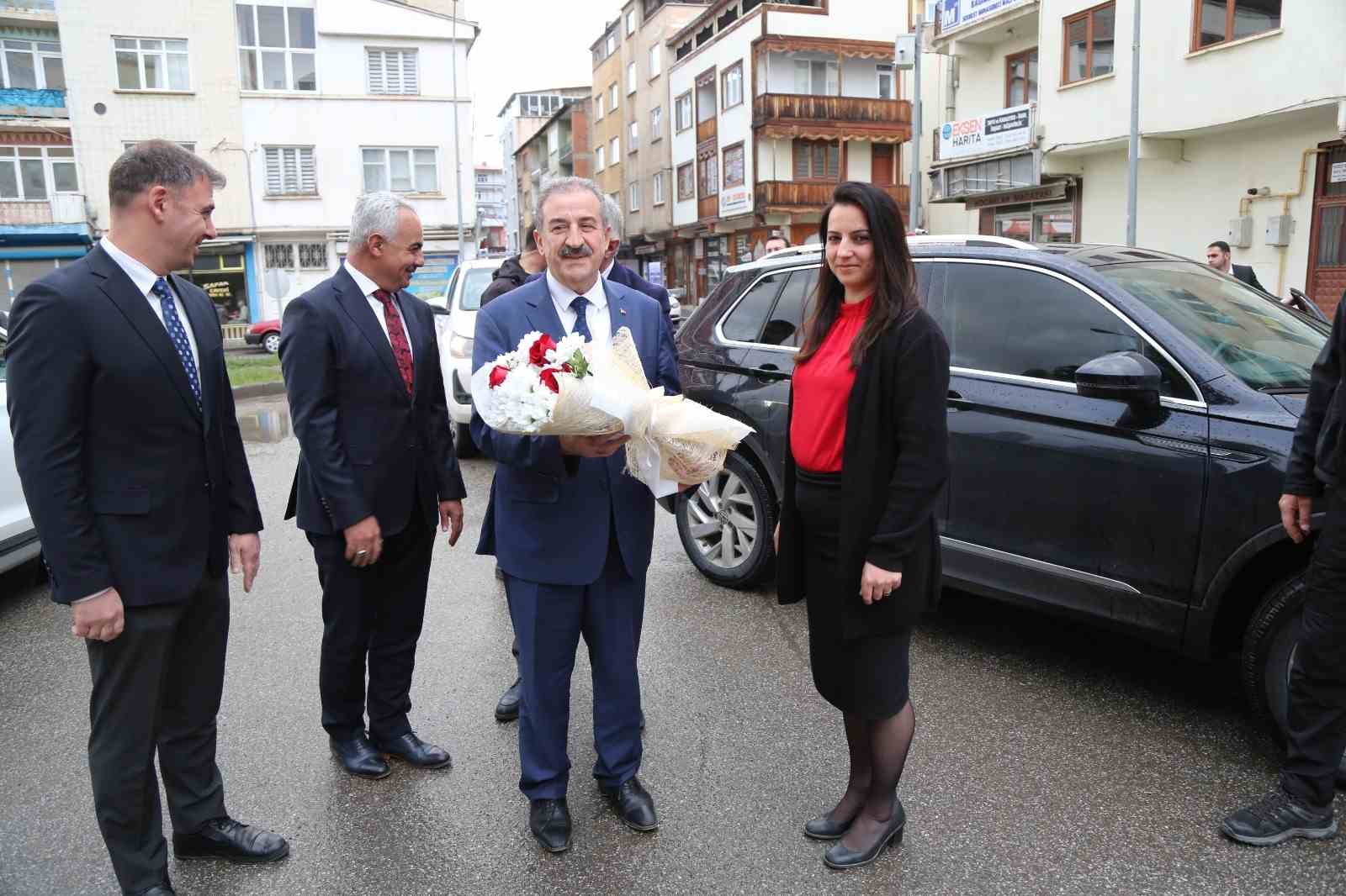 Akyel, memleketi Erzurum’da