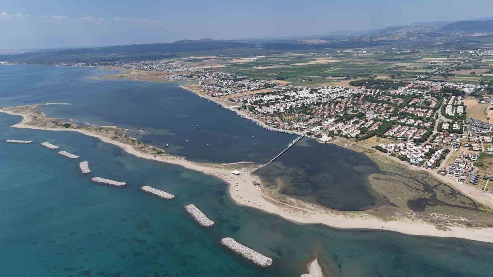 Ayvalık&rsquo;ta Yeni Kum Adası Plajı hizmete a&ccedil;ıldı
