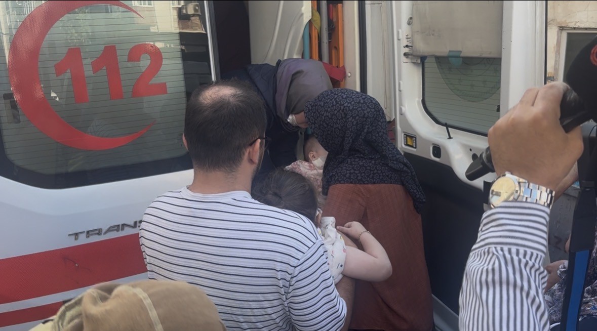 Gaziosmanpaşa&rsquo;da 4 katlı binada korkutan yangın