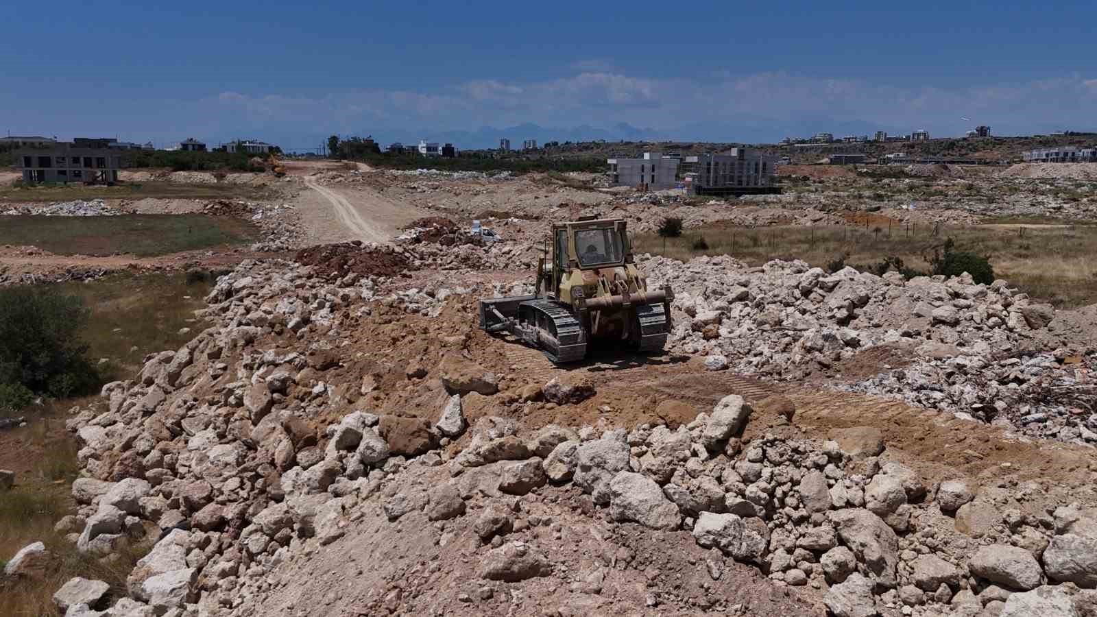 Aksu&rsquo;da yeni imar yolu &ccedil;alışmaları devam ediyor