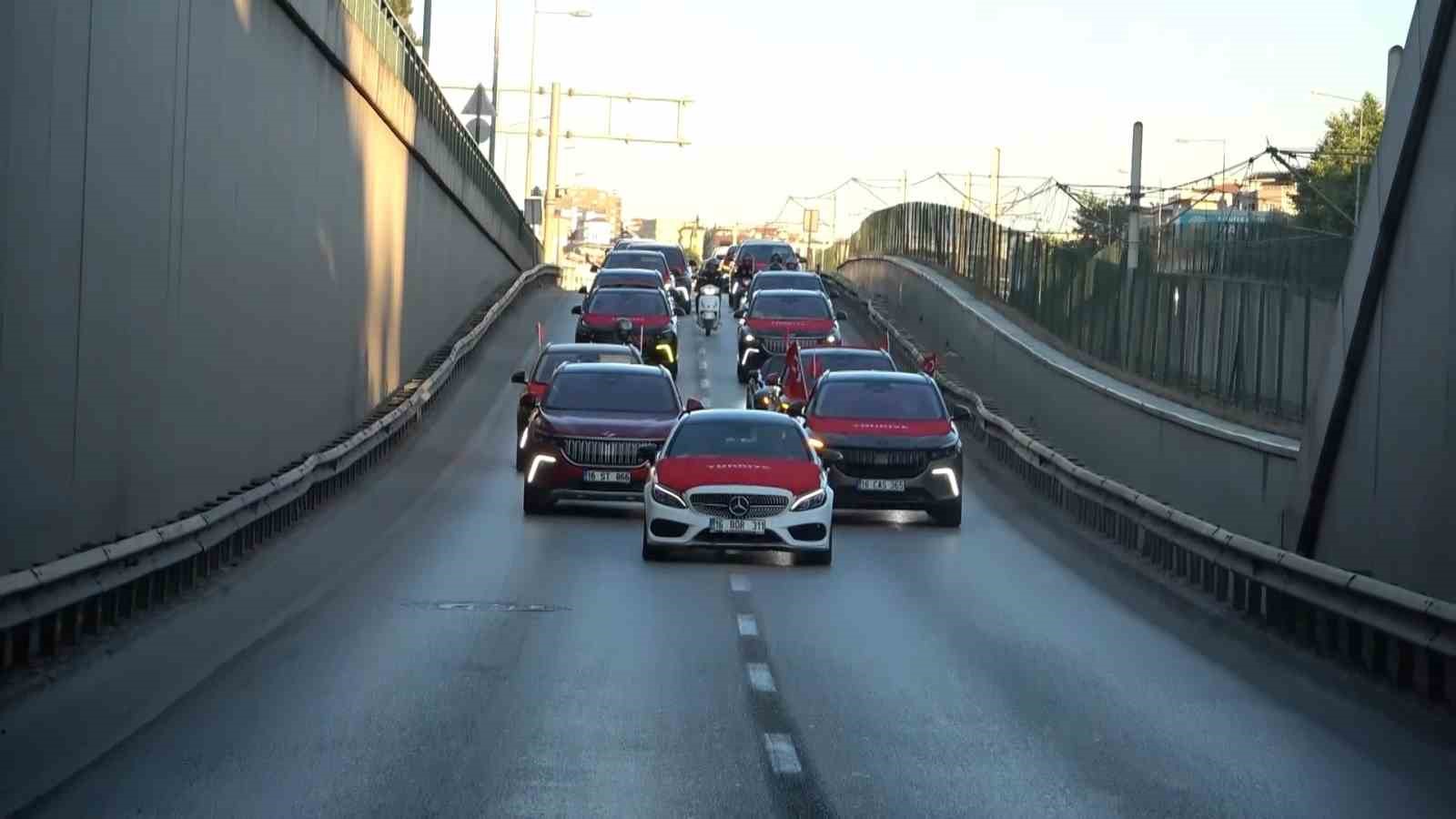 (&Ouml;zel) Bursa&rsquo;da A Milli Takım coşkusu sokaklara taştı, 250 ara&ccedil;lık konvoy kenti turladı