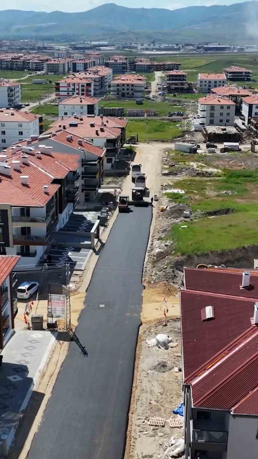 Sincan&rsquo;da yol yenileme &ccedil;alışmaları hız kesmeden devam ediyor