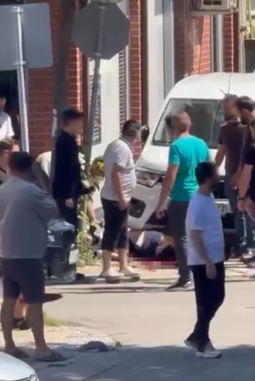 Eşini rahatsız ettiğini &ouml;ne s&uuml;rd&uuml;ğ&uuml; kişiyi bacağından vurdu