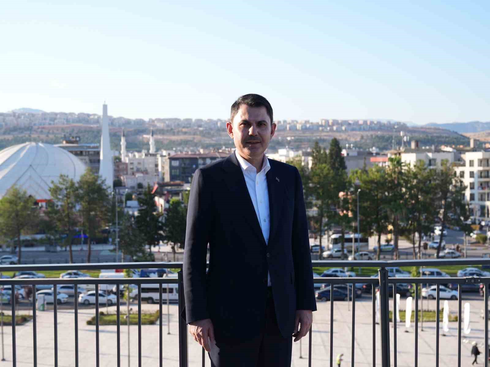 Bakan Kurum&rsquo;dan depremzede Yusuf ve dedesine ziyaret