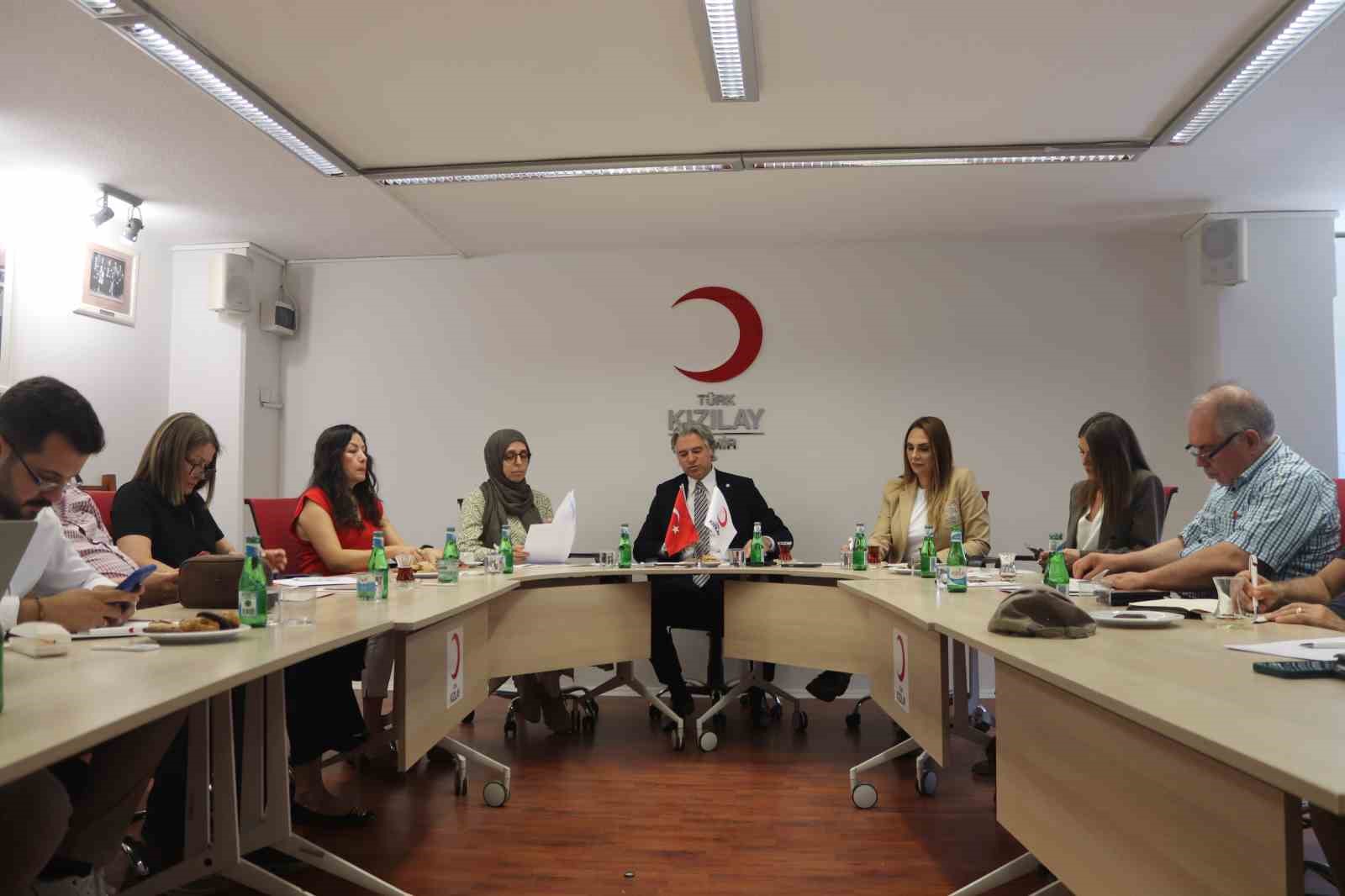 İzmirli sanat&ccedil;ıların eserleri Filistin&rsquo;e destek olacak