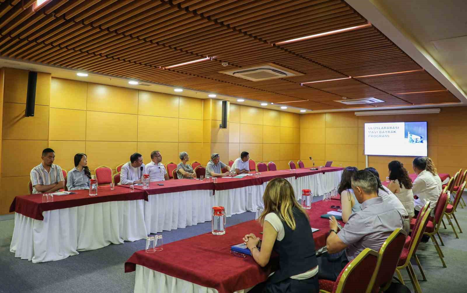 Kırgız heyet Antalya B&uuml;y&uuml;kşehir Belediyesi&rsquo;nin Mavi Bayrak deneyimini inceledi