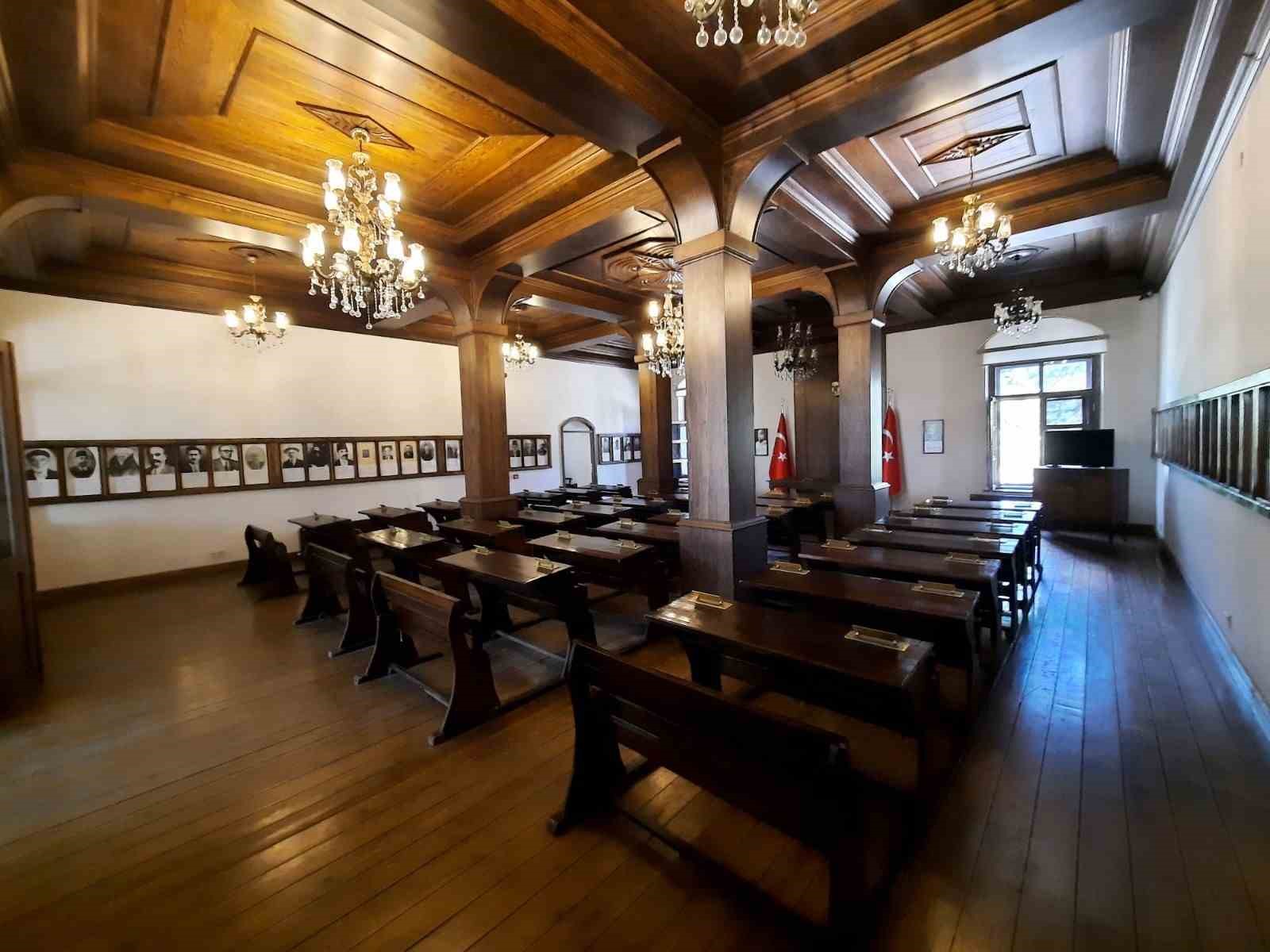 Kongre binasındaki eserlerin Ankara&rsquo;ya taşınmasına ER-VAK&rsquo;tan tepki