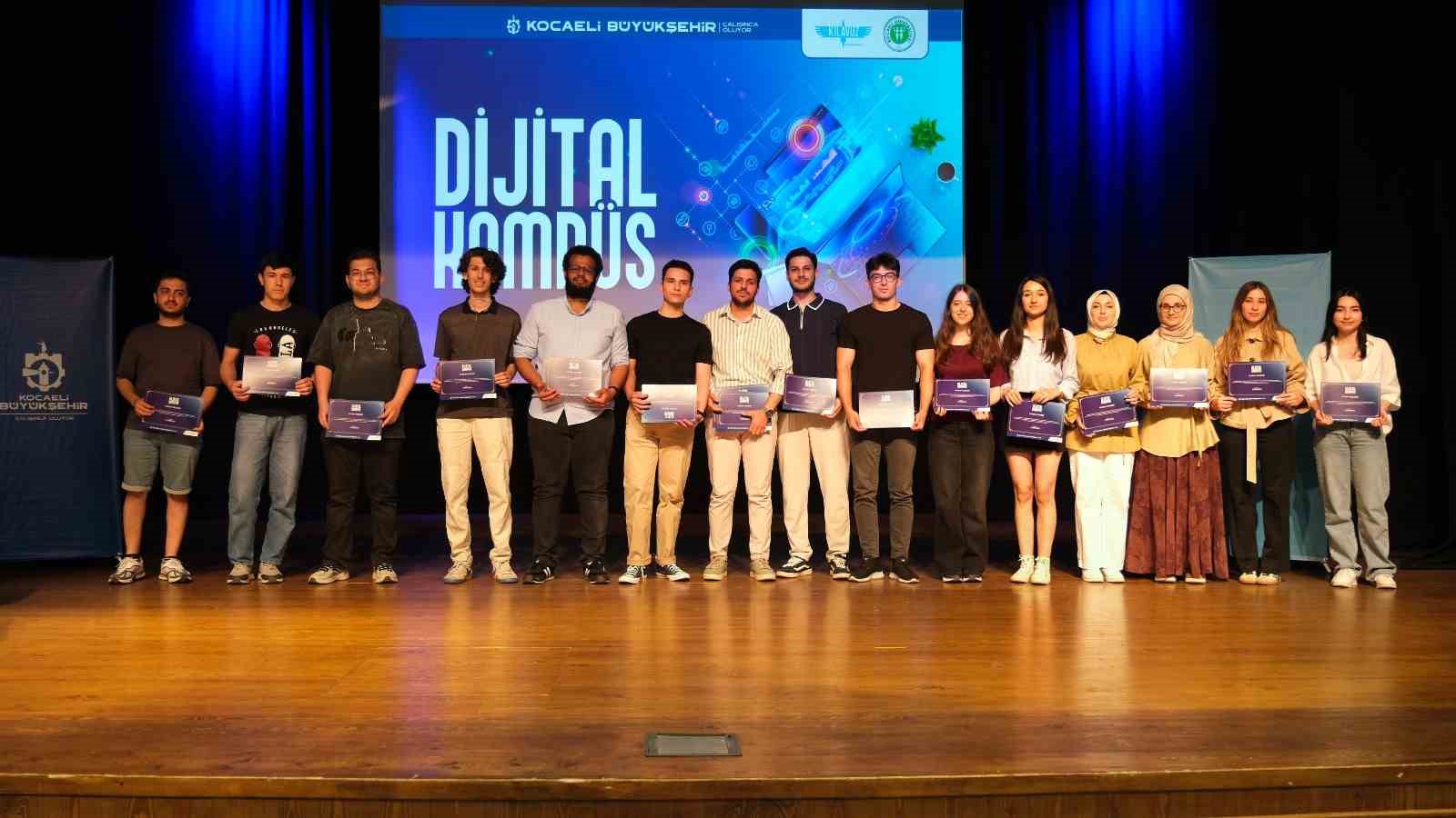 237 gen&ccedil; dijital becerilerini sertifikayla ta&ccedil;landırdı