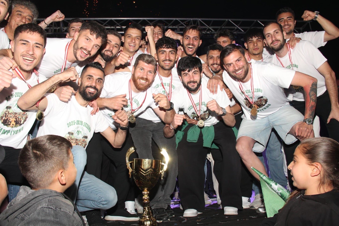 BAL&rsquo;a y&uuml;kselen &Uuml;z&uuml;ml&uuml;spor&rsquo;da şampiyonluk coşkusu