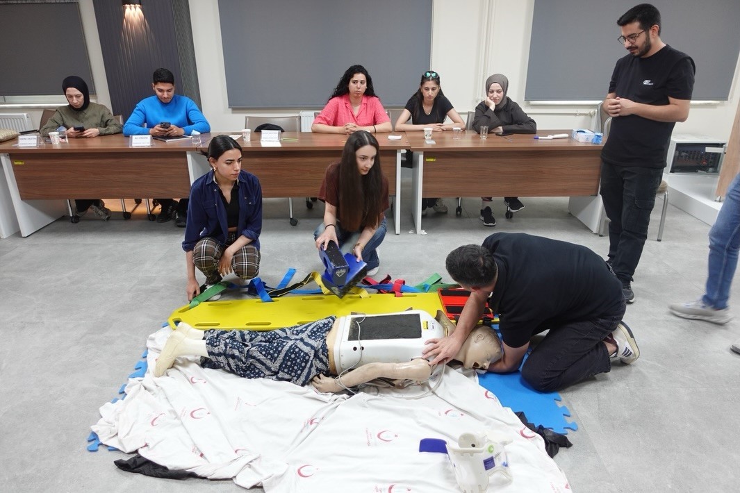 Zamana karşı yarışan sağlık&ccedil;ılar Eskişehir&rsquo;de TİLYAD eğitimini başarıyla tamamladı