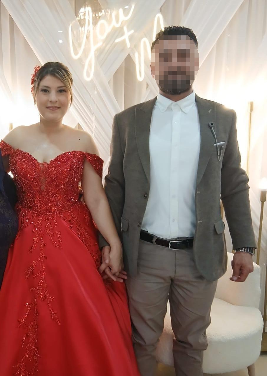 Nişanlısı tarafından &ouml;ld&uuml;r&uuml;len gen&ccedil; kadın rahatsız edici derecede kıskanıldığını ve ayrılmak istediğini kuyumcuya anlatmış