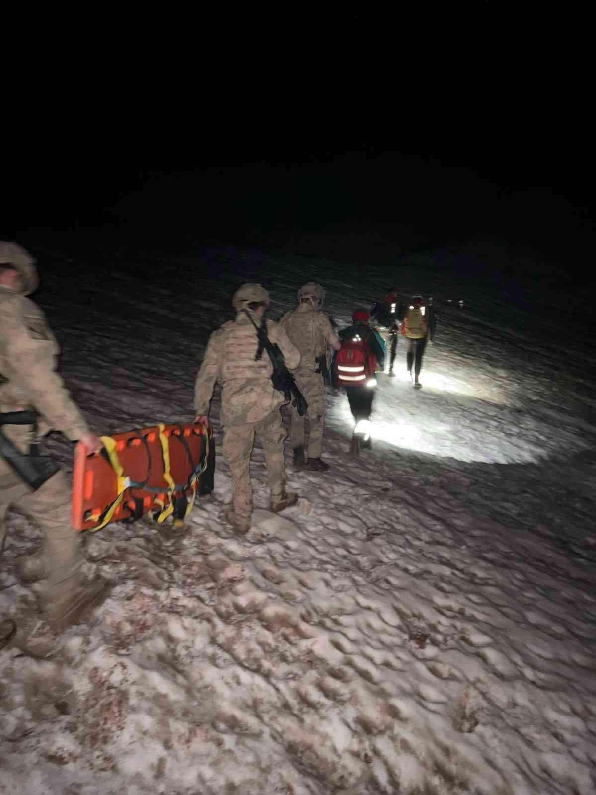 Tunceli&rsquo;de mantar toplarken kaybolan 3 şahıs bulundu