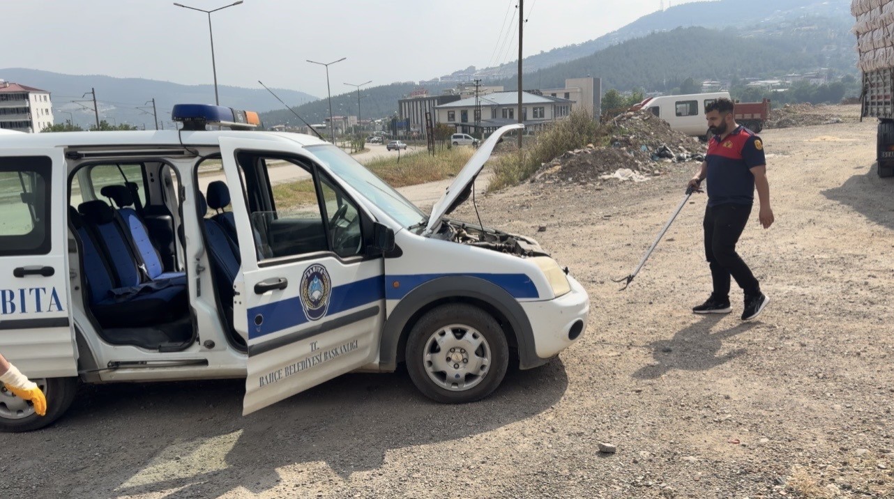 Osmaniye&rsquo;de ka&ccedil;ak yolcu yılan, &uuml;&ccedil;&uuml;nc&uuml; ara&ccedil;ta yakalandı