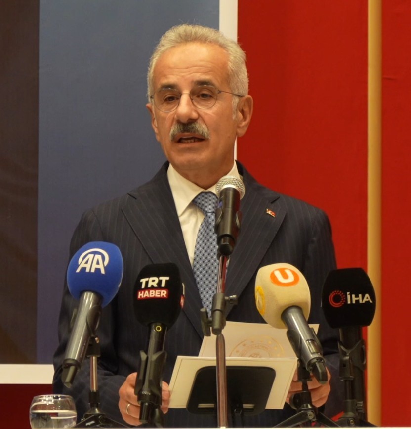 Bakan Uraloğlu: "7 Haziran akşamı g&ouml;z&uuml;m&uuml;z kulağımız Tekke&rsquo;de olacak"