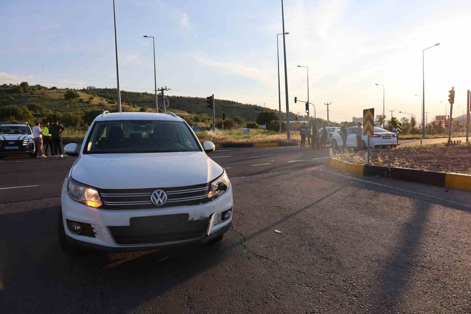 Nevşehir&rsquo;de kırmızı ışık ihlali zincirleme kazaya neden oldu: 2 yaralı