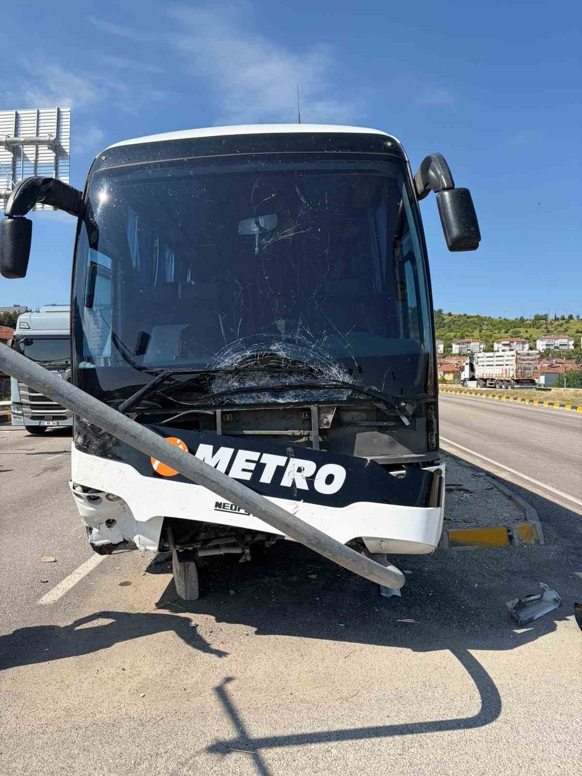 Karab&uuml;k&rsquo;te zincirleme trafik kazası: 2 yaralı