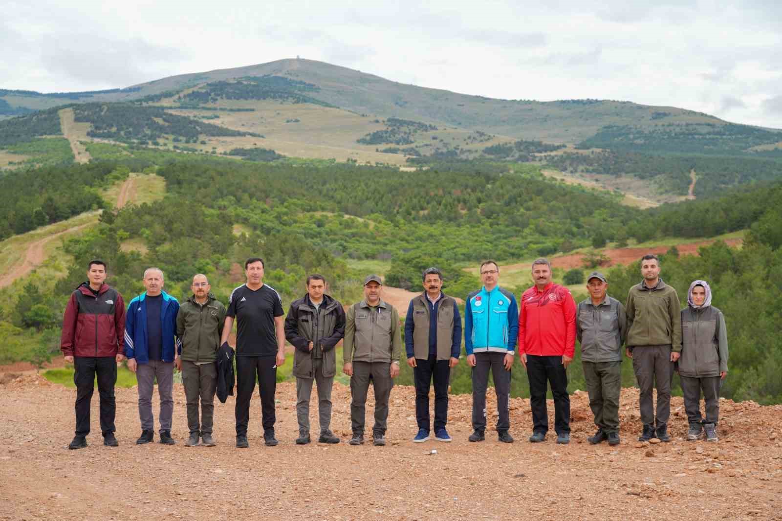 Kırşehir&rsquo;de doğaya 900 kınalı keklik salındı