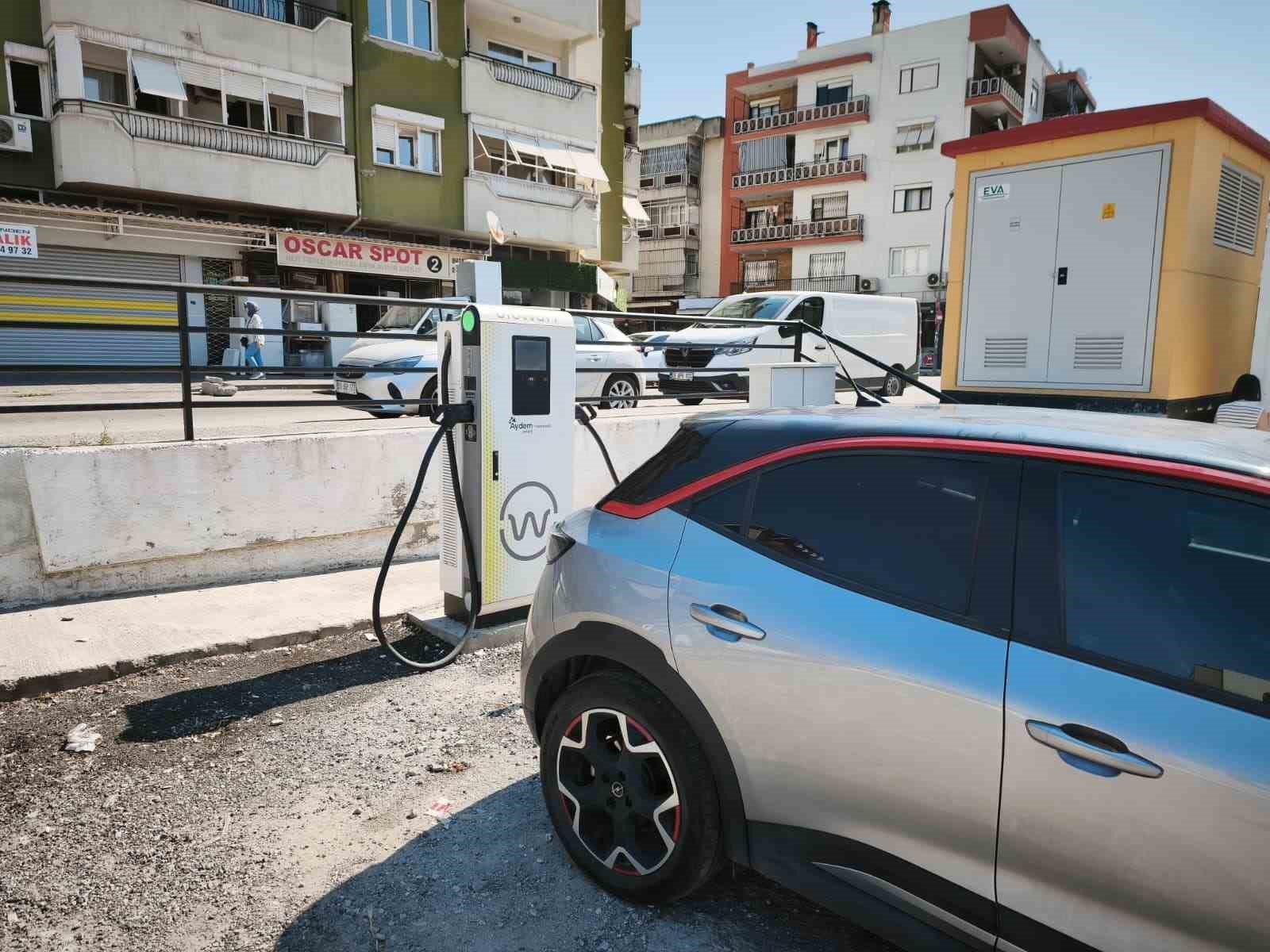 Efeler Belediyesi&rsquo;nin elektrikli ara&ccedil; şarj istasyonları hizmette