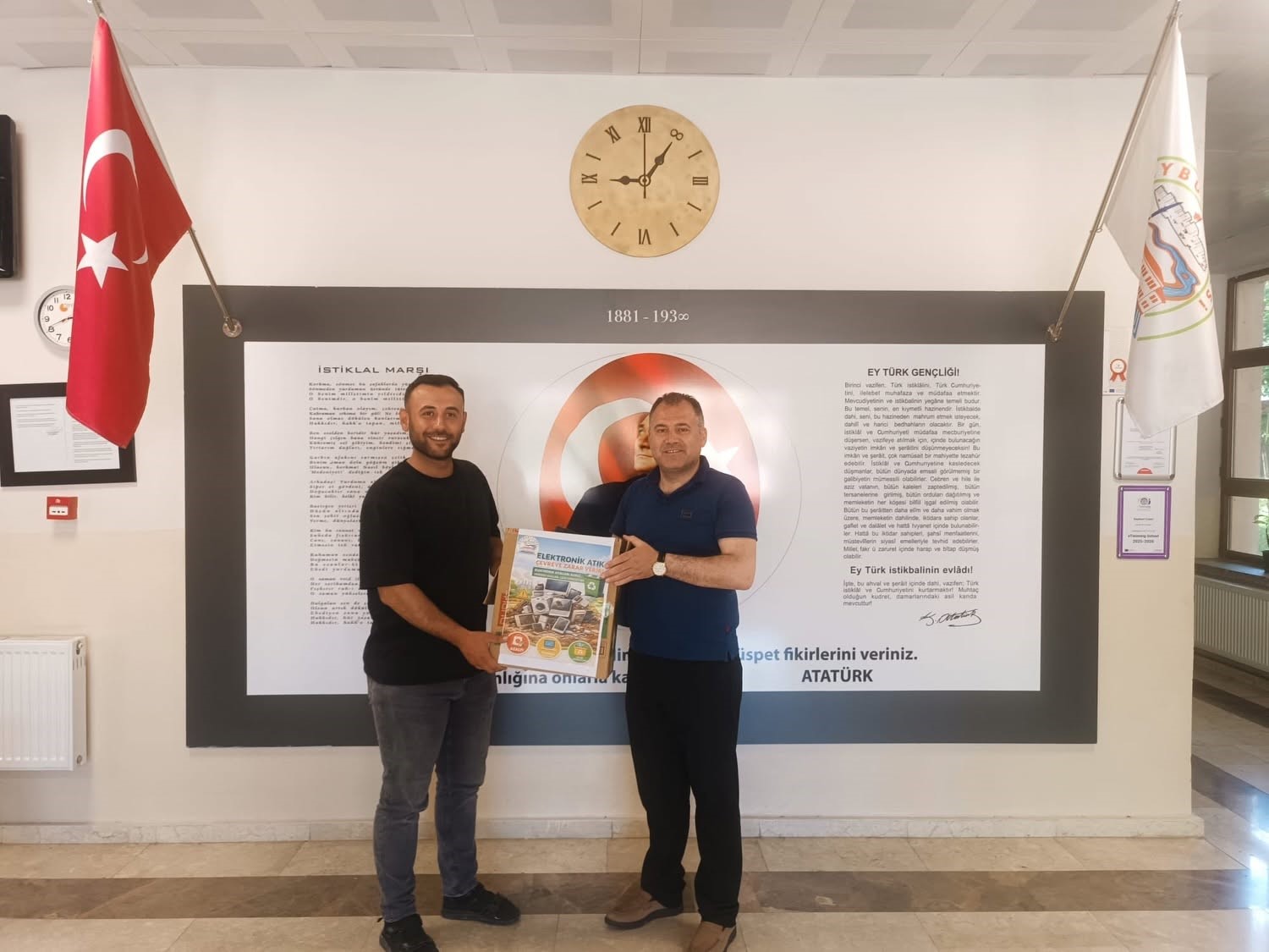 Bayburt Lisesinde toplanan elektronik atıklar geri d&ouml;n&uuml;ş&uuml;me g&ouml;nderildi