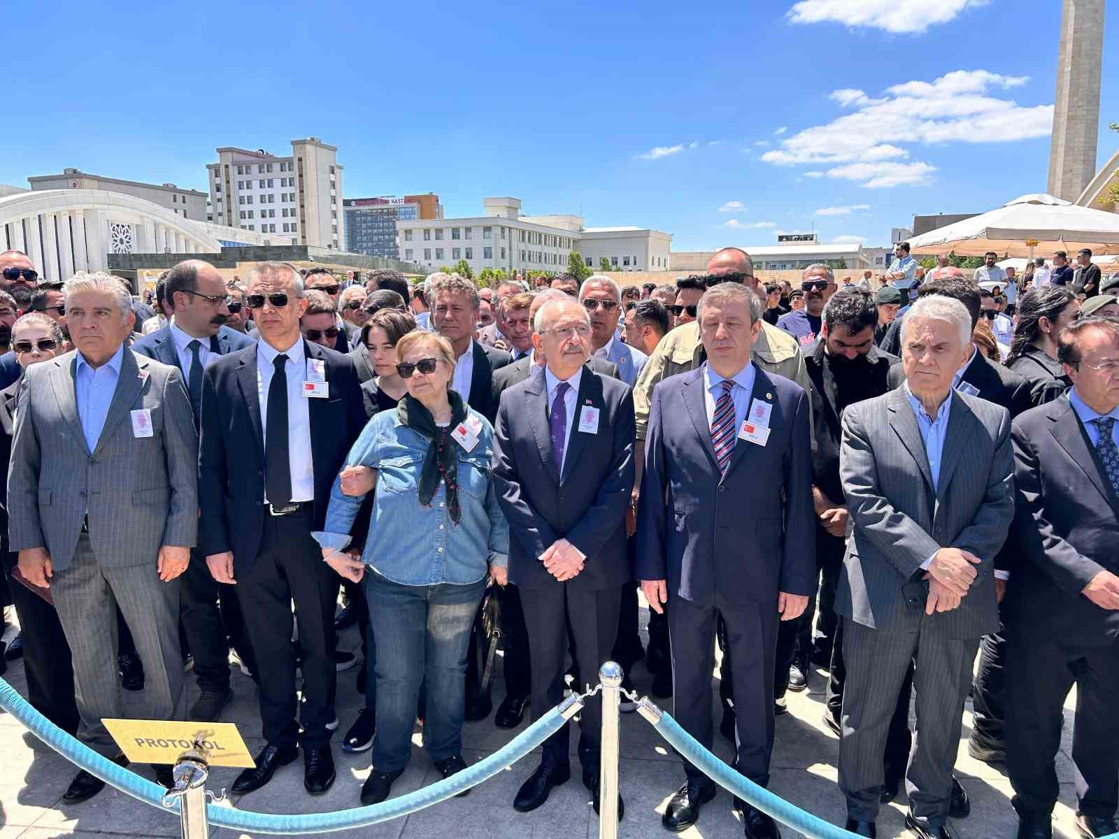 CHP Genel Başkanı Kılı&ccedil;daroğlu, Emekli Hava Savunma Albayı T&uuml;reli&rsquo;nin cenaze t&ouml;renine katıldı