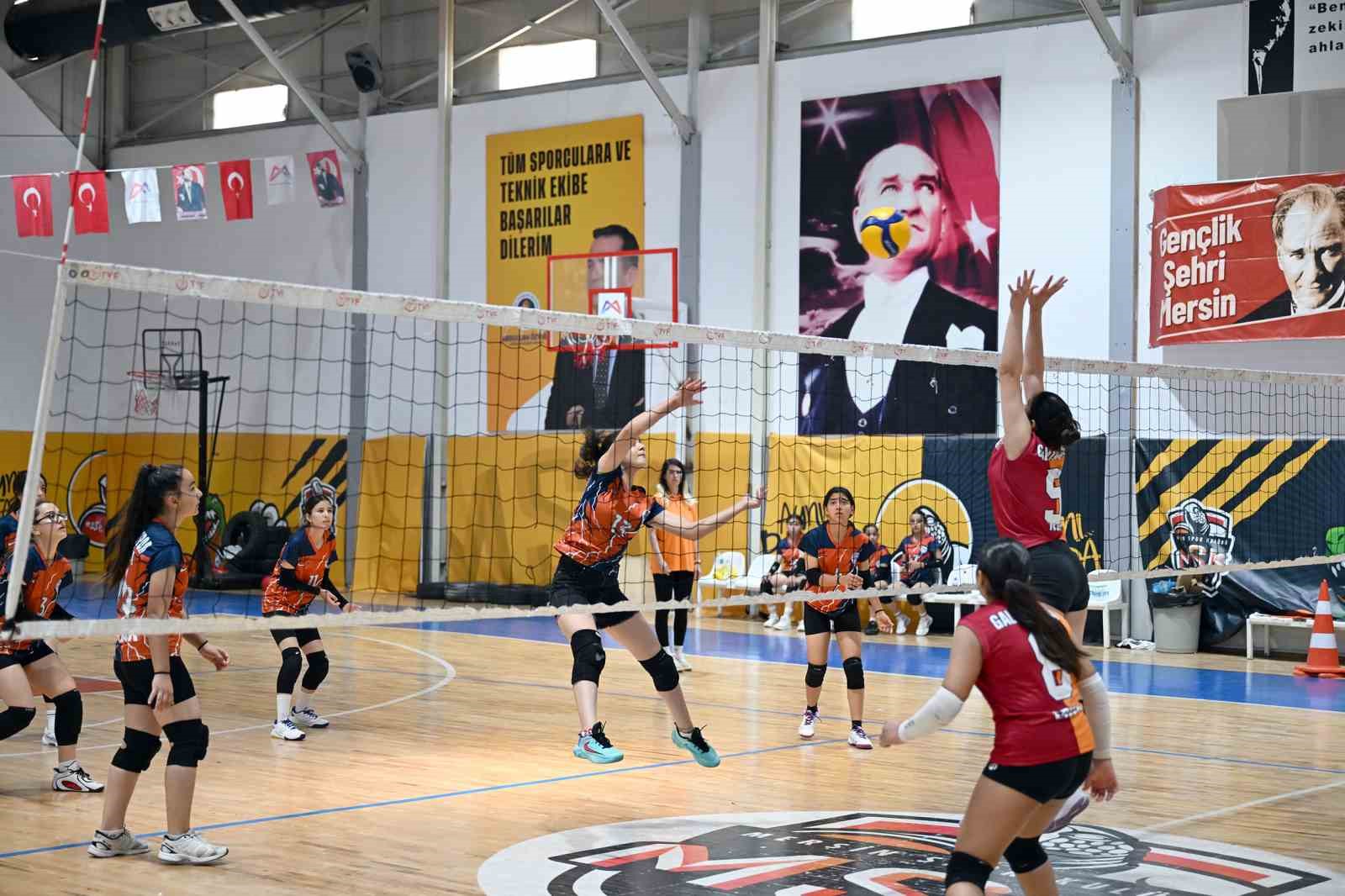 Mersin&rsquo;de 19 Mayıs coşkusu spor turnuvalarıyla ta&ccedil;landı