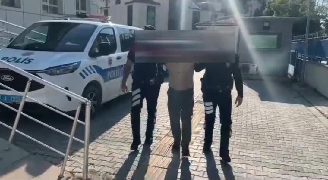 K&uuml;tahya&rsquo;da kırmızı b&uuml;ltenle aranan h&uuml;k&uuml;ml&uuml; yakalandı