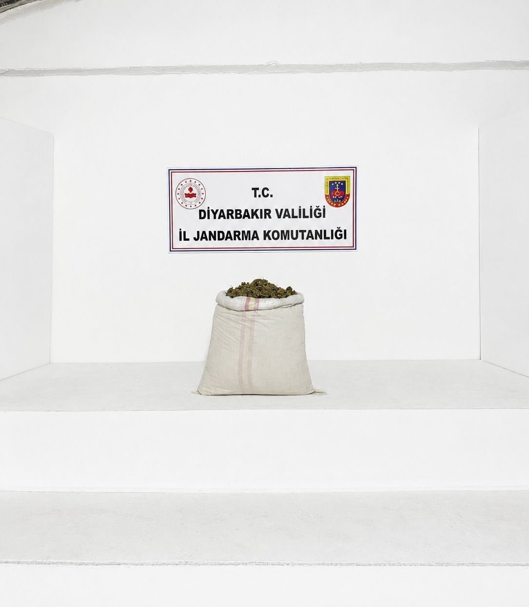Diyarbakır&rsquo;da 19 kilo 800 gram esrar ele ge&ccedil;irildi