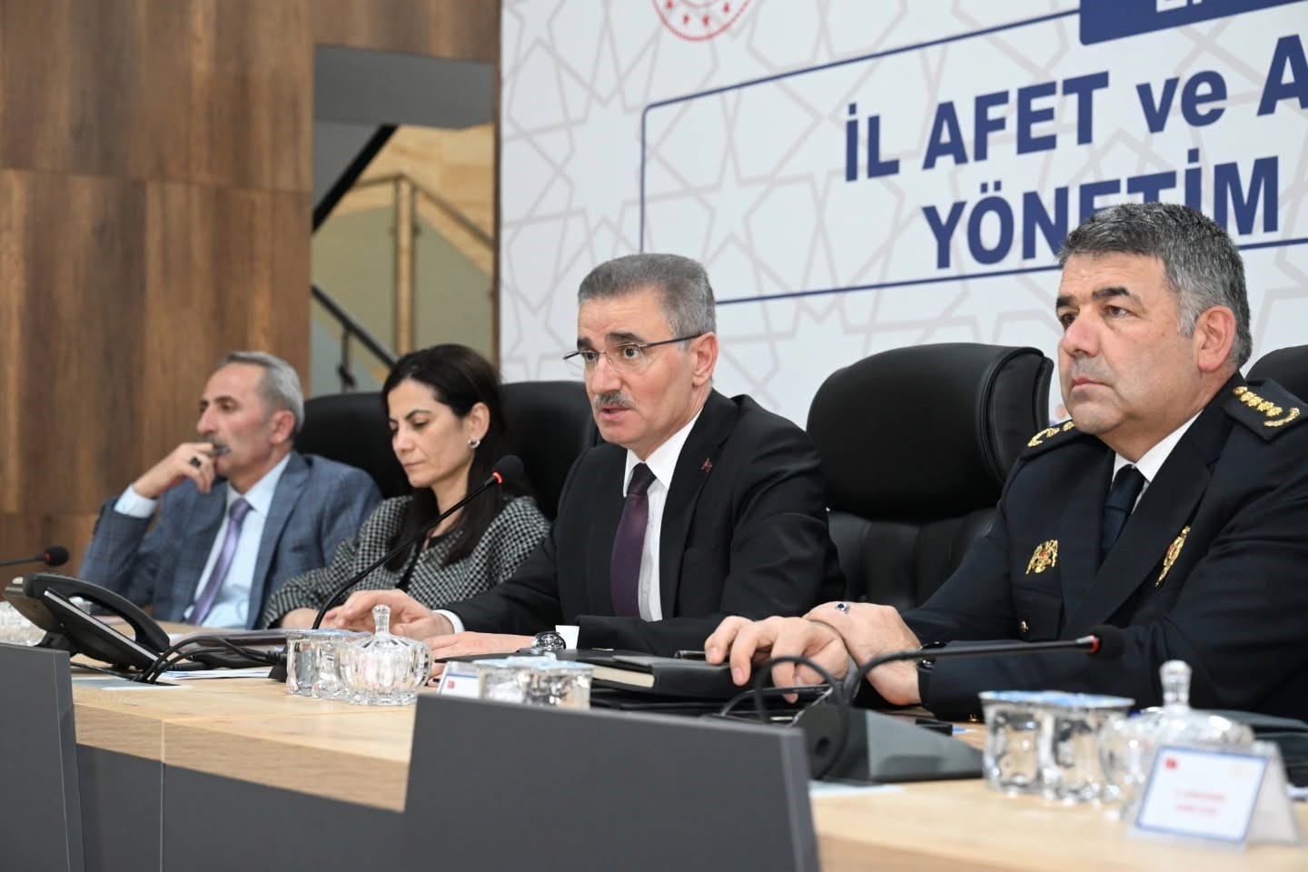 Vali Baruş&rsquo;tan sahipsiz sokak hayvanları i&ccedil;in &lsquo;Zamanında M&uuml;dahale&rsquo; vurgusu