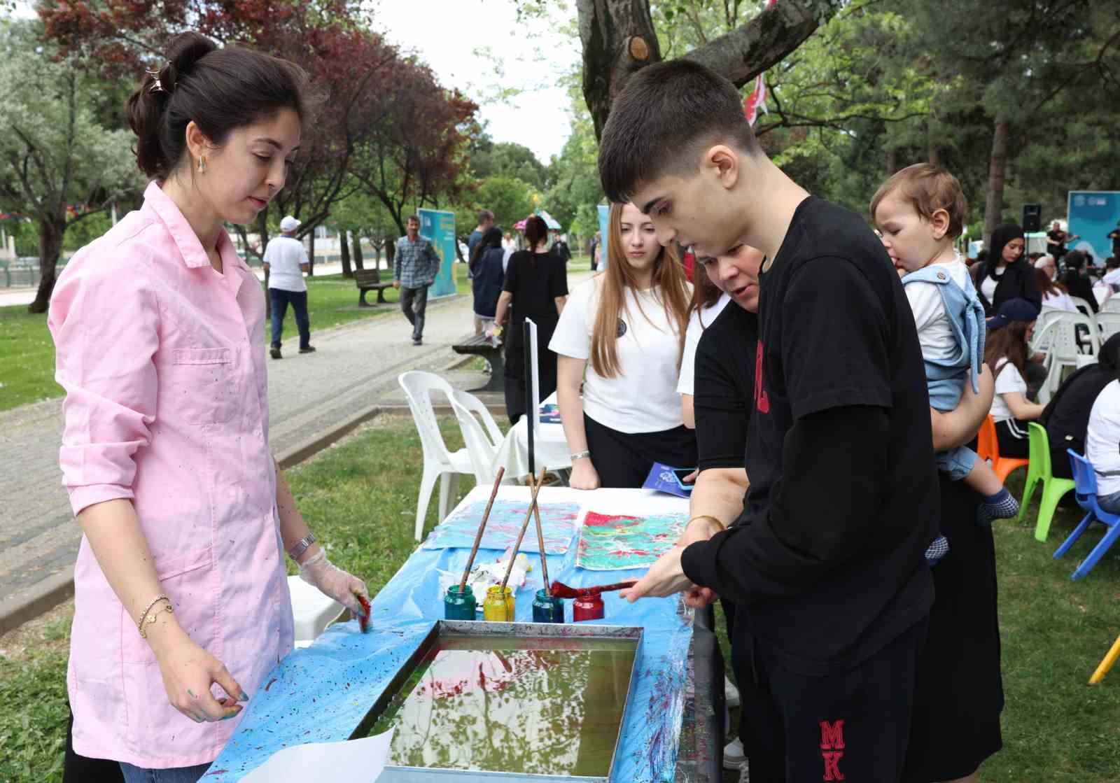 Nilüfer’de engeller sevgi ile aşılıyor