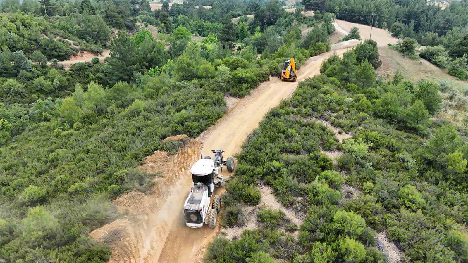 Menteşe&rsquo;de yol ve altyapı &ccedil;alışmaları aralıksız s&uuml;r&uuml;yor