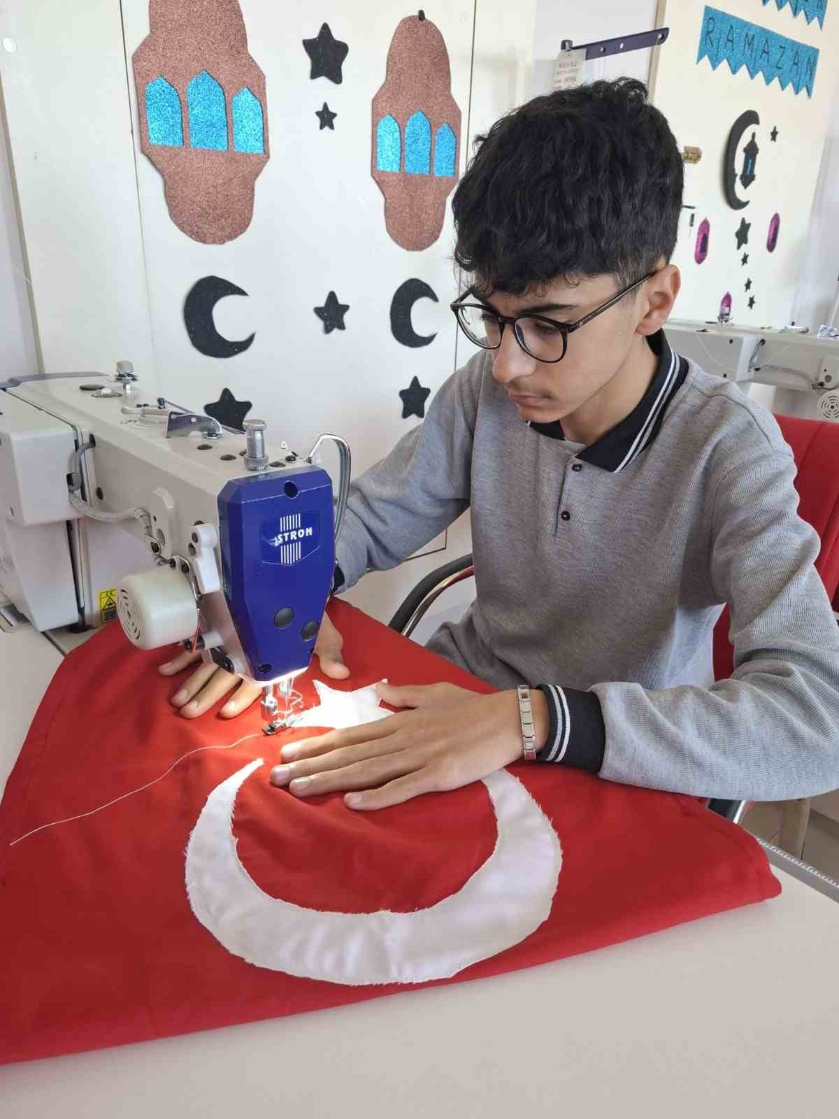 Maarifin Kalbinde Marifetli Gen&ccedil;lik" etkinliklerinde Ağrılı &ouml;ğrenciler &uuml;retime katılıyor