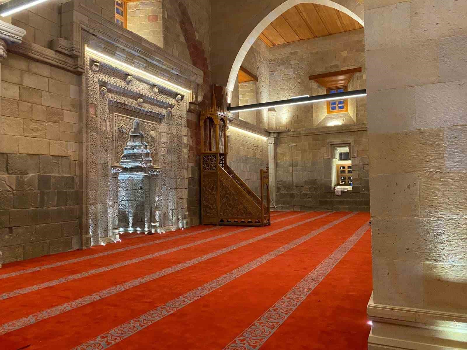 Asırlık Sungur Bey Cami Cuma namazı ile yeniden ibadete a&ccedil;ılıyor