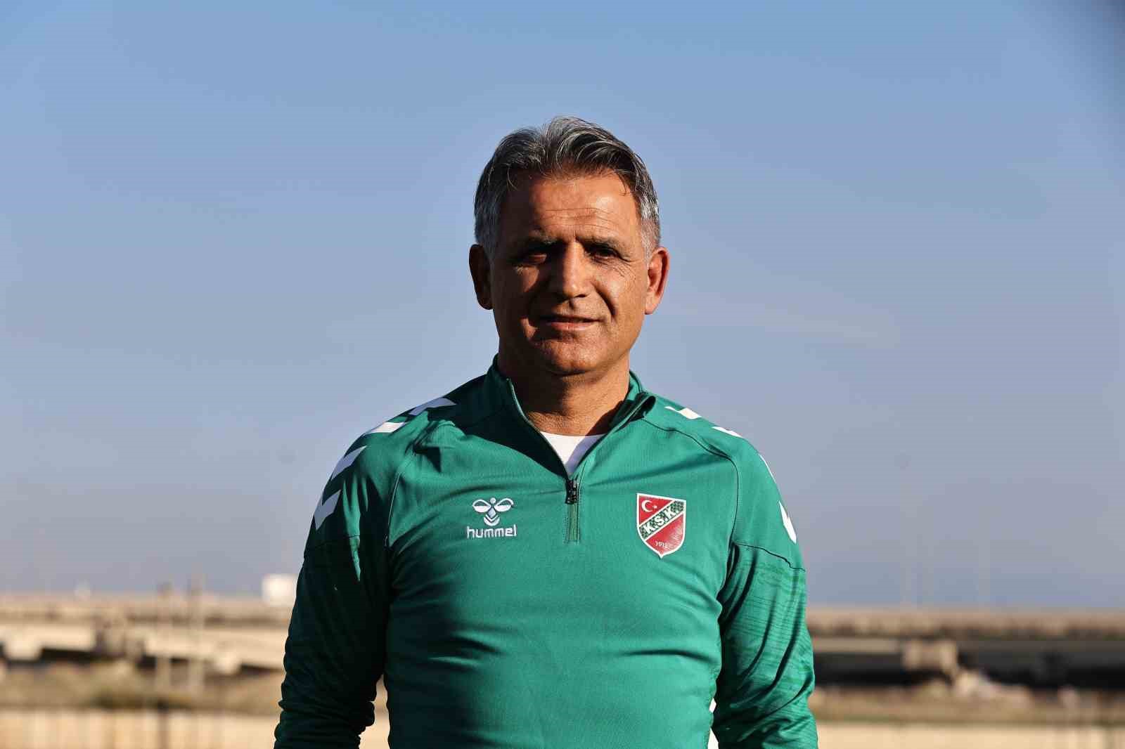 Burhanettin Basatem&uuml;r, Karşıyaka&rsquo;yı bekliyor
