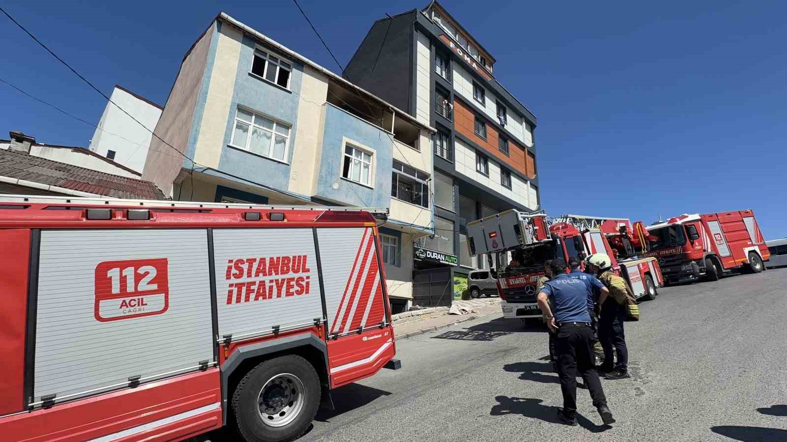 &Ccedil;atı katında &ccedil;ıkan yangının ardından dikkat &ccedil;eken iddia: "Şikayet ettik, ev yandı"