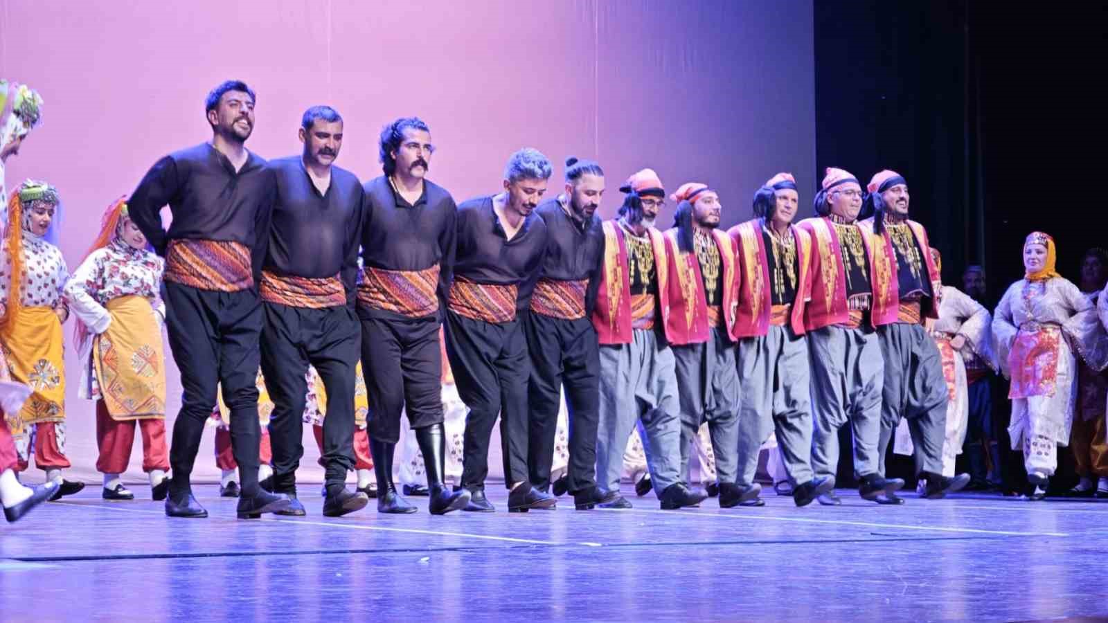 Mersin ve Sivas&rsquo;tan k&uuml;lt&uuml;r k&ouml;pr&uuml;s&uuml;