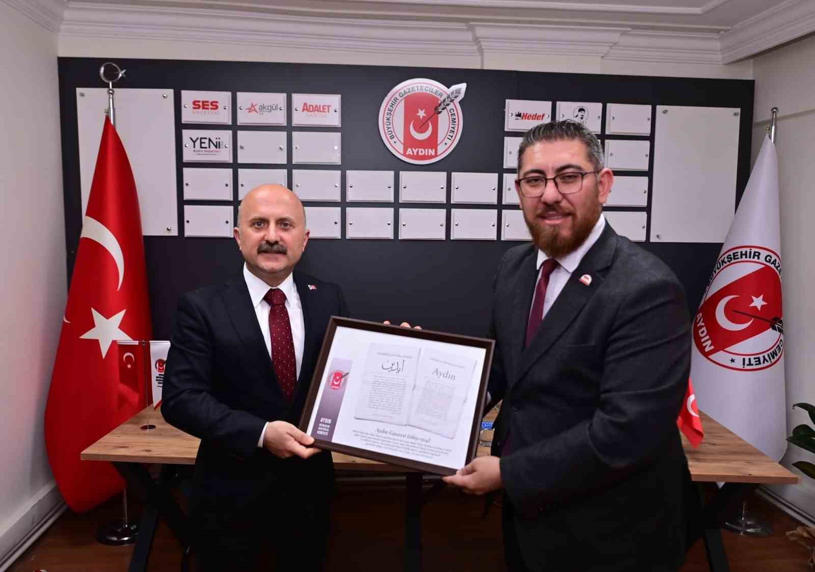 Aydın basınıyla bir araya gelen Vali Varol: "Basını &ouml;nemli bir paydaş olarak g&ouml;r&uuml;yoruz"