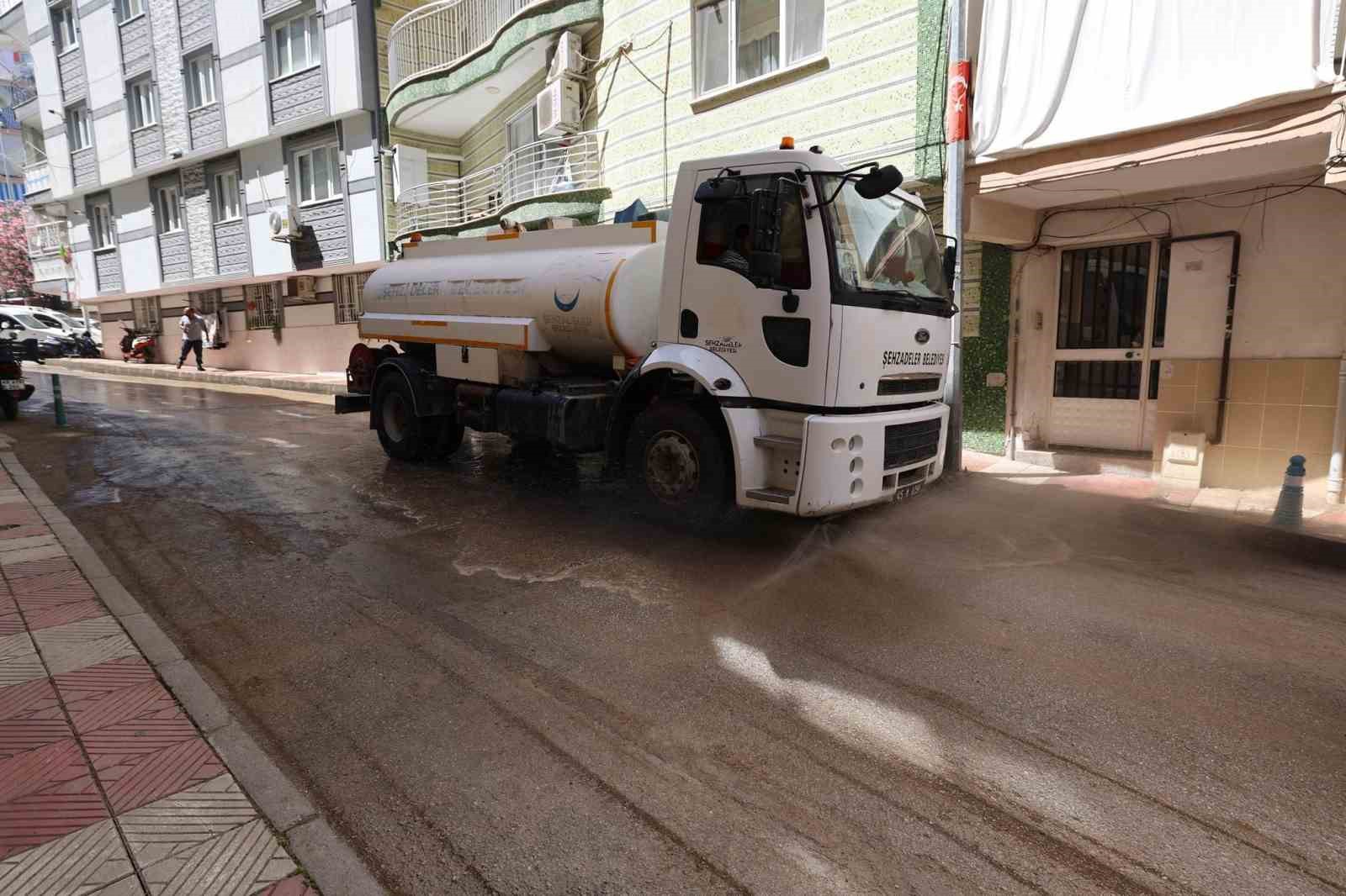 Şehzadeler&rsquo;de iki mahallede kapsamlı temizlik
