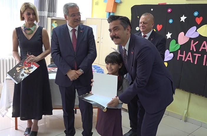 Gaziantep&rsquo;te 680 bini aşkın &ouml;ğrenci karne heyecanı yaşadı