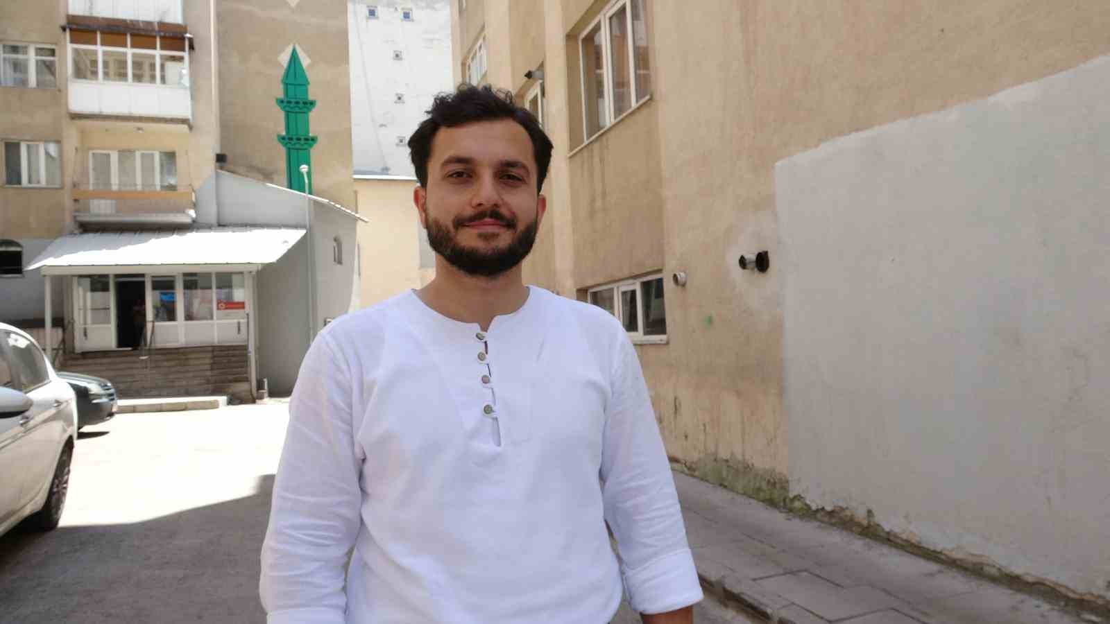 Minareye yer bulamayınca duvara tasarladılar